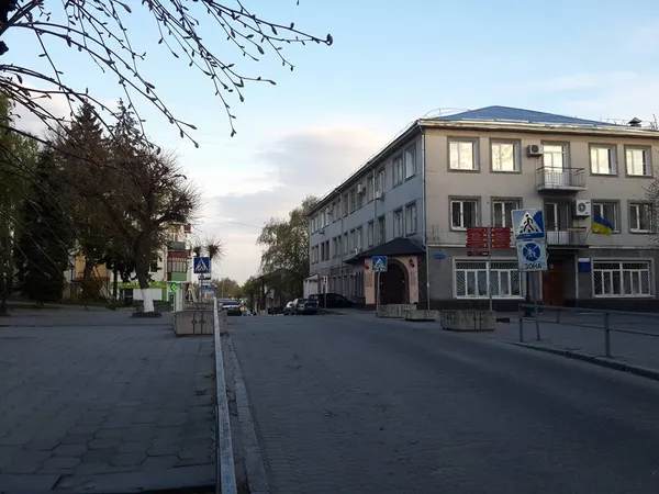 Лучанин пояснив, як водії авто можуть «успішно» паркуватися в центрі міста (фото)