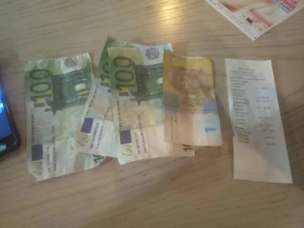 У луцькому закладі за обід заплатили фальшивими грішми