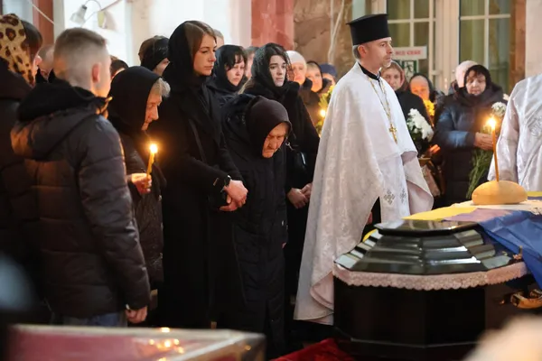 Загинув рік тому: у Луцьку провели в останню дорогу Сергія Мацюка (фото)