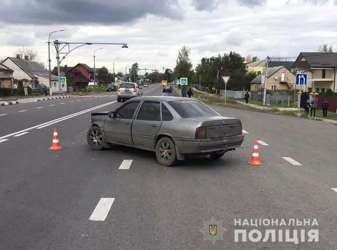 «Не вписався»: біля Луцька зіткнулися два легковики (фото)