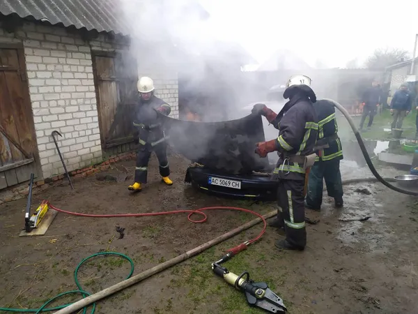 В Іваничівському районі горіло авто: водій отримав опіки голови і рук (фото)