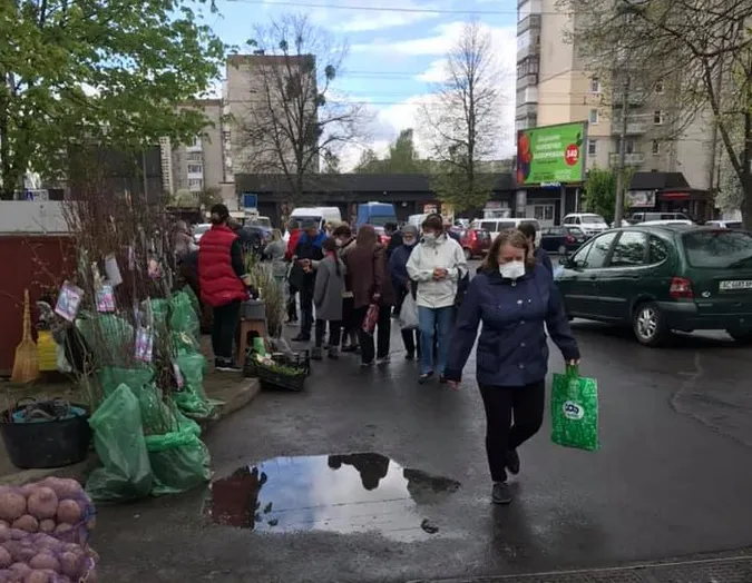 У Луцьку заборонили ярмарку біля Глобуса