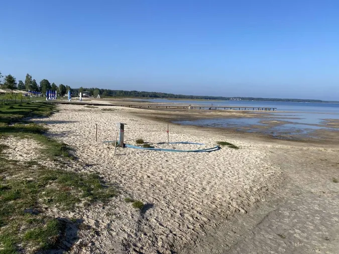 Вода відступила на 70 метрів: показали, яким став Світязь (фото)