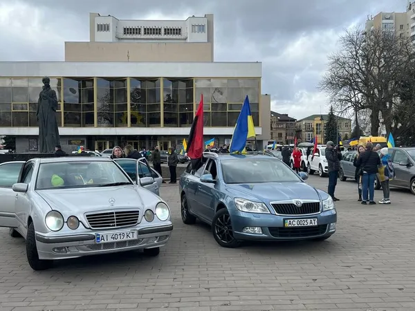 «Поверніть Героїв додому»: у Луцьку провели автопробіг на підтримку військовополонених