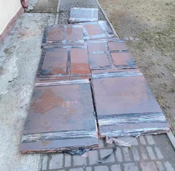 На Волині у вагоні з рудою знайшли контрабандні сигарети (фото)
