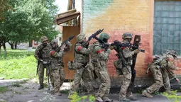 Заручники на луцькому аеродромі: відбулися антитерористичні навчання (відео, фото) 