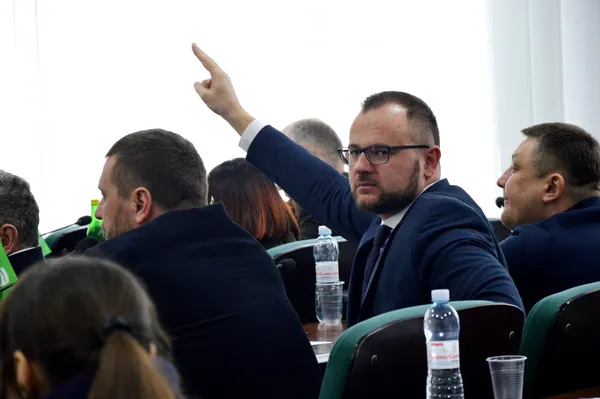 Депутат Ігор Поліщук хоче щось сказати