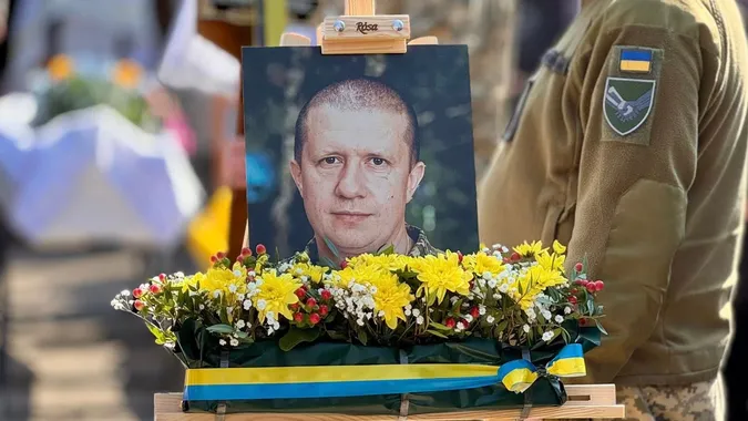 Назавжди 39: на Волині провели в останню дорогу воїна Руслана Семенюка (фото)
