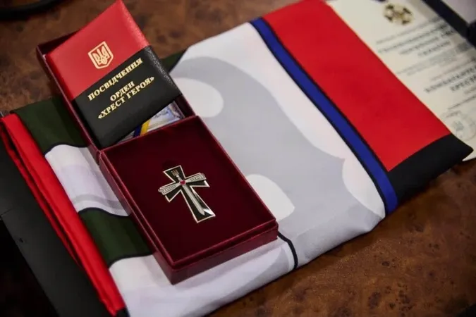 У Луцьку рідним загиблих Героїв вручили посмертні нагороди (фото)