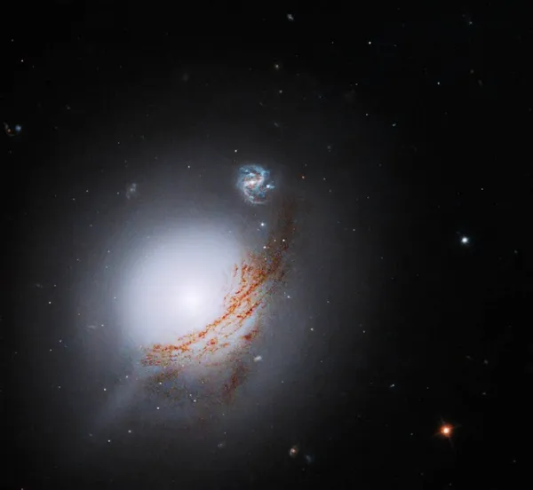 Телескоп Hubble зробив фото галактики, що світиться (фото)