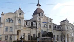 У Луцьку важко придбати квитки на потяги: що коїться (відео)
