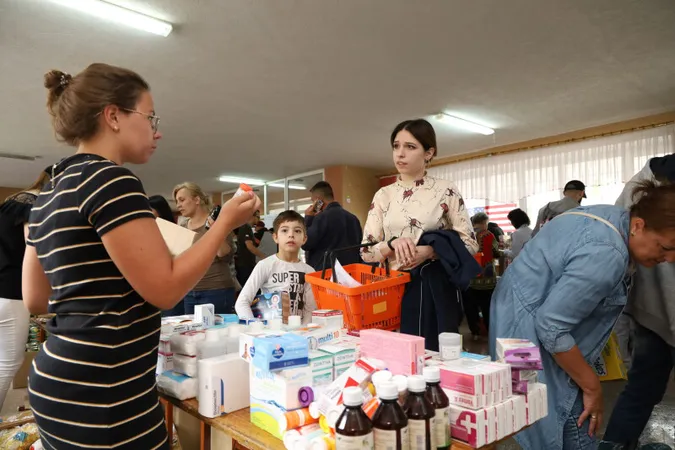 У Луцьку роздають польську гуманітарку у новий спосіб: як це відбувається (фото)