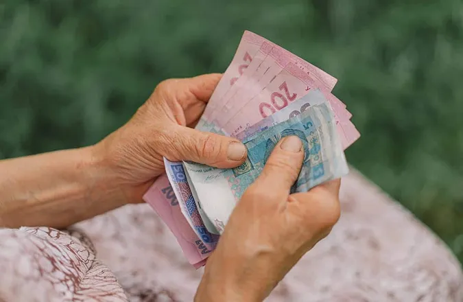 В Україні з 1 квітня підвищать пенсії: кого зачепить перерахунок