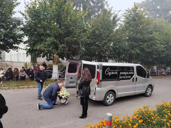 Довго вважався зниклим безвісти: на Волині попрощалися з воїном Віталієм Бречком (фото)