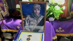 Їхав у відпустку, а повернувся «на щиті»: на Волині попрощалися з воїном Анатолієм Стасюком (фото)