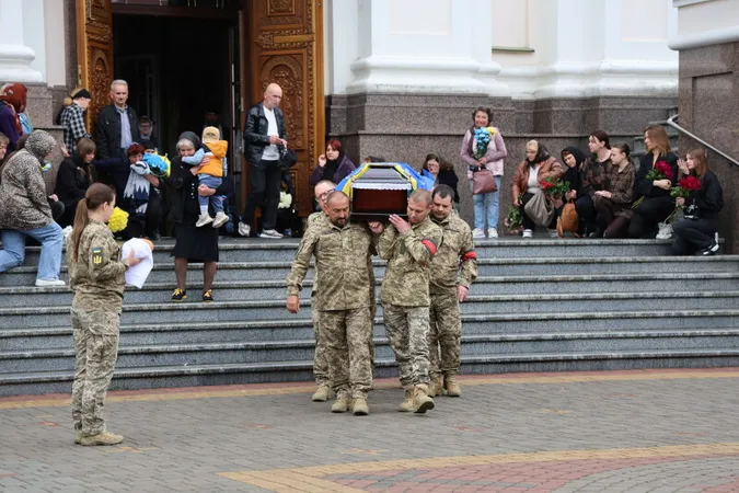 У Луцьку в останню дорогу провели Героя Валерія Васейчука (фото)