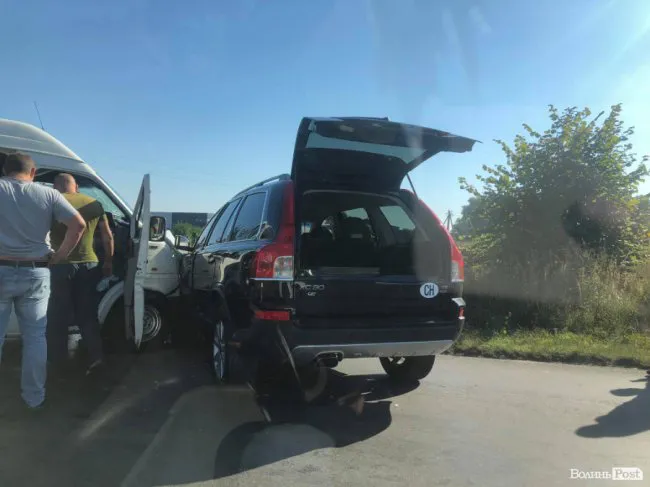 Аварія у Луцьку: постраждали четверо людей (фото)
