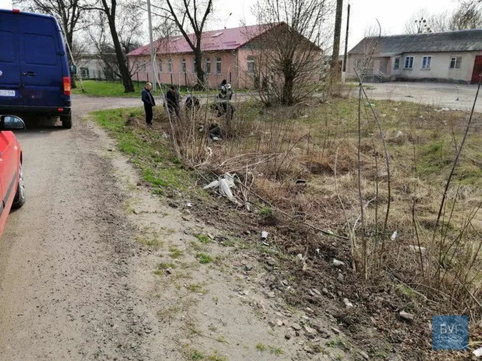 У Нововолинську водій скутера злетів у кювет (фото, відео)