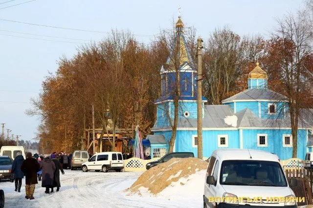 Вкрали кропило і вдарили священика: як на Волині «протестують» проти переходу громади