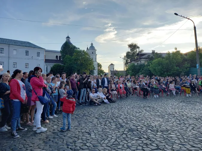 «Так звучить Луцьк»: триває третій день арт-променаду( фото, відео)