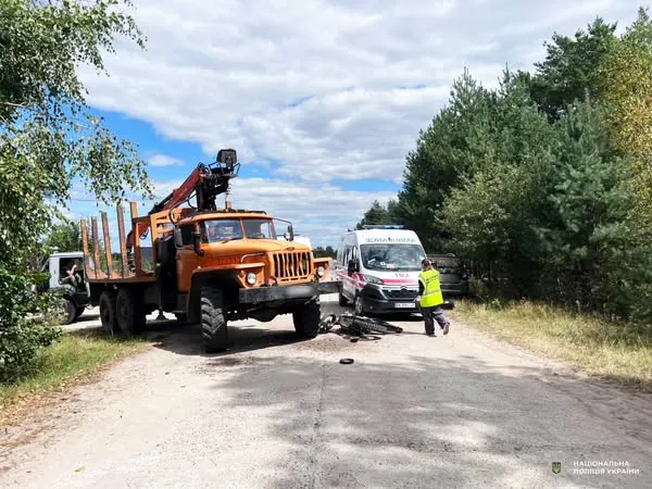 На Рівненщині під колесами «Урала» волинянина загинув неповнолітній мотоцикліст (фото)