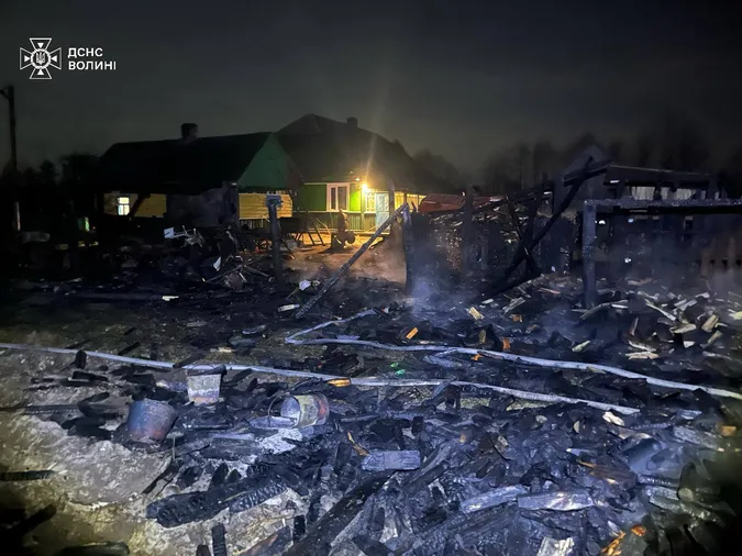Лишилося одне згарище: на Волині загорілася літня кухня