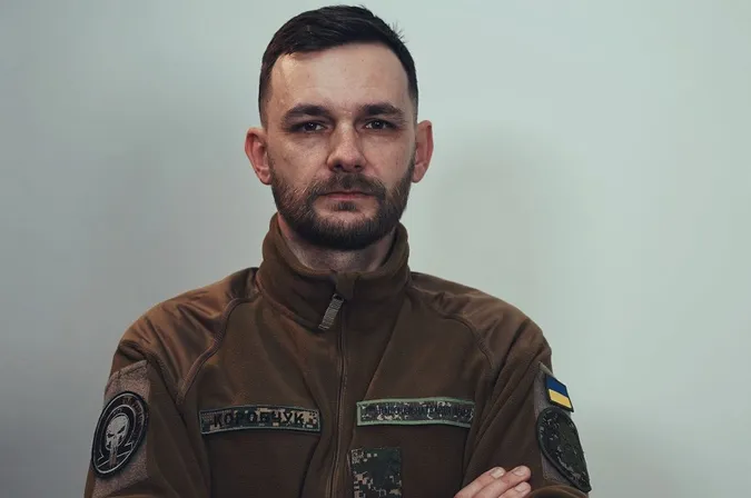 Відомий поет з Луцька пішов служити у спецпризначенці