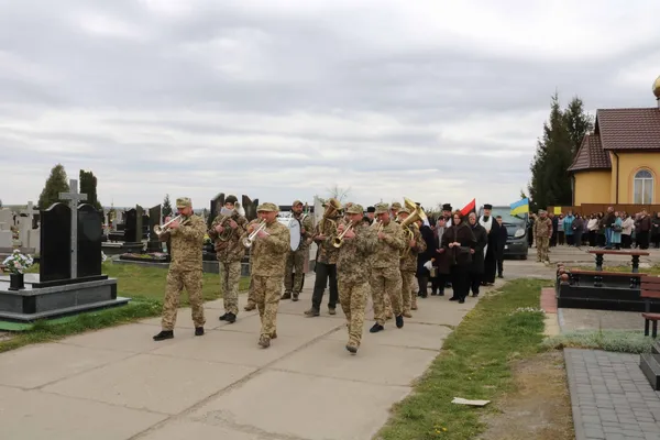 На Волині попрощалися із загиблим Героєм Миколою Гундеричем (фото)