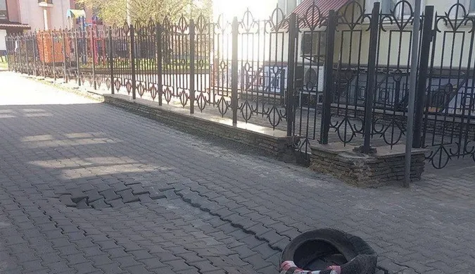 У центрі Луцька – провалля через роботу комунальників