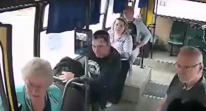 Водії луцьких маршруток возять пасажирів за готівку, бо їм не платять зарплату (відео)