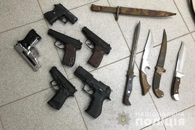 Пістолети, гвинтівки, ножі: на Волині переплавили на брухт зброю (фото)