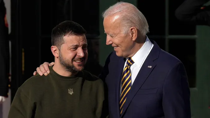Зеленський відреагував на рішення Байдена не йти на вибори