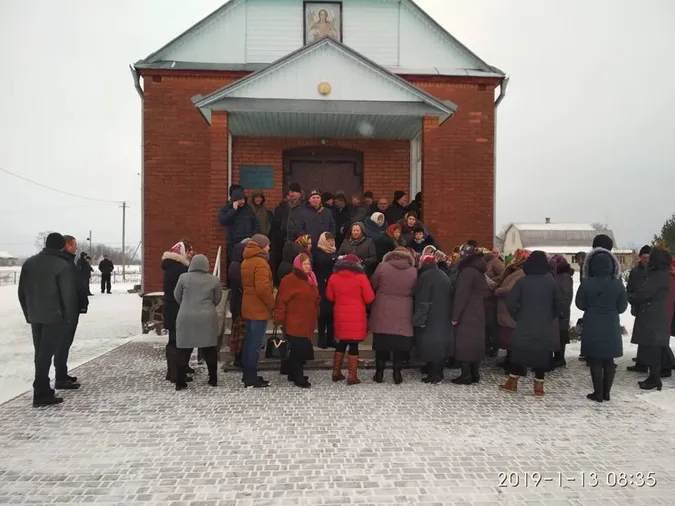 Храм у Красноволі таки став ПЦУ: залучили поліцію