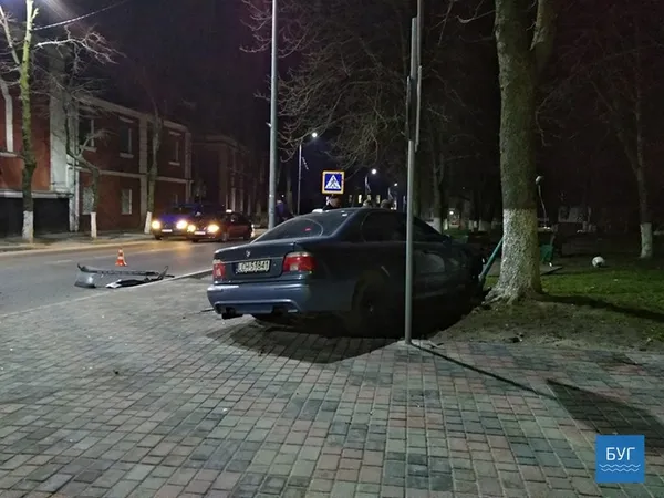 На Волині «беха» «влетіла» в натовп (фото)