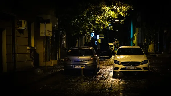 Луцьк після осіннього дощу: фотограф опублікував світлини нічного міста (фото)
