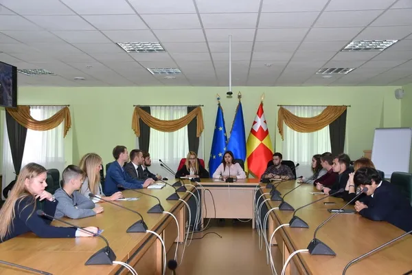 Романюк зустрівся з молодіжними лідерами Харкова