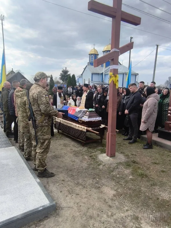 Через 3 роки після загибелі: на Волині попрощалися з 48-річним воїном Віктором Михальчуком (фото)