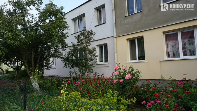 Квіти, песики, каштани: Дубнівська у Луцьку восени (фото)