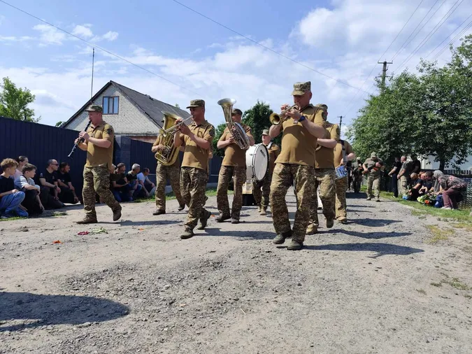 На Волині попрощалися із полеглим Героєм Олександром Троянчуком (фото)