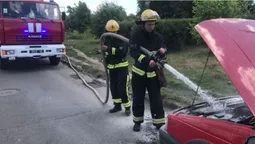 У Луцьку посеред вулиці загорівся автомобіль (фото)