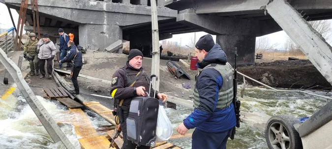З окупованого Ірпеня вдалося врятувати ще майже дві тисячі мирних жителів (фото, відео)