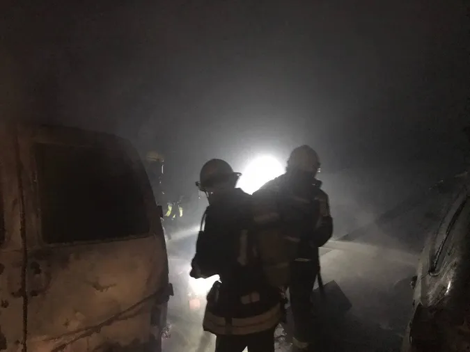Пожежа в ангарі в Луцьку: відомі подробиці (фото)