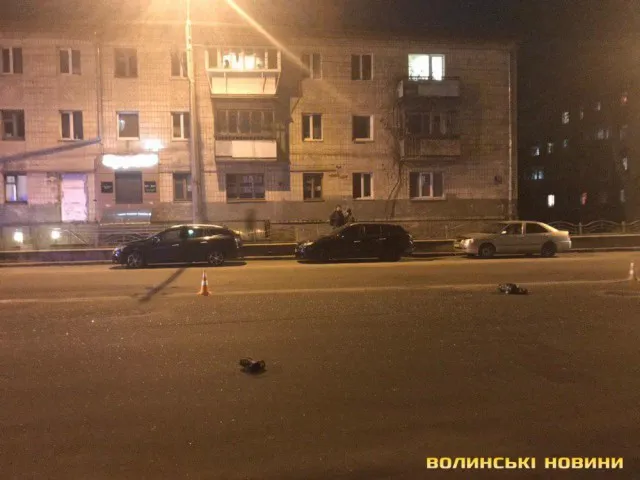 Взуття відлетіло на інший бік дороги: у Луцьку на смерть збили чоловіка
