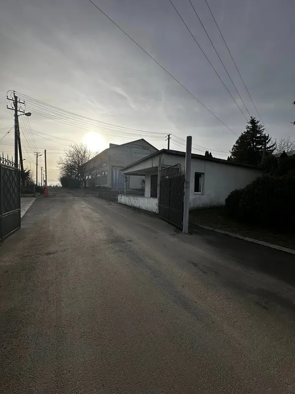На Волині продають завод з виготовлення дитячих візочків (фото)