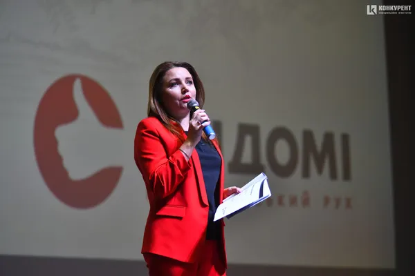 «Половину списку сформуєте ви»: Покровський веде лучан у владу (РЕПОРТАЖ)