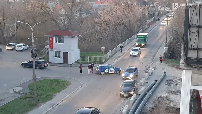У Луцьку - аварія за участі двох автівок (фото, відео)