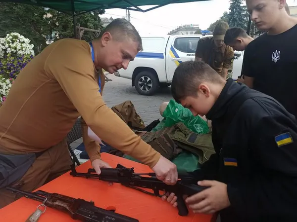 Цікаво дітям та дорослим: у центрі Луцька провели науковий пікнік (фото)