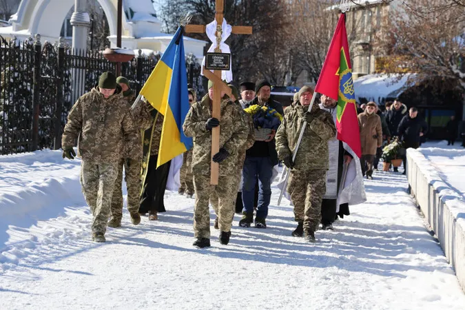 Луцька громада попрощалася з Героєм Миколою Северенюком (фото)