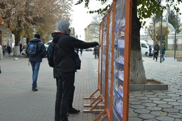 Показали, яким може стати Театральний майдан: лучан закликають обирати