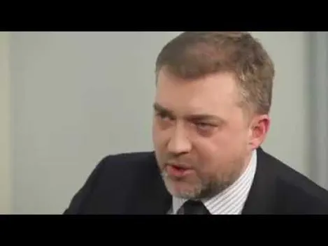 Міністр-істеричка: Андpiй Зaгopoднюк втік від журналіста посеред інтерв’ю (відео)